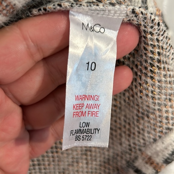 M&Co ladies size 6 (small) Mock Neck sweater with mettalic stripes - Picture 3 of 9